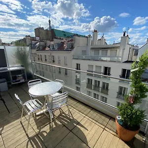 https://tour-eiffel-studio-lumineux-avec-terrasse.fr-paris.fr