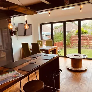 https://beach-open-air-theatre-5-min-walk-parking-garden.yorkshirehotels.net